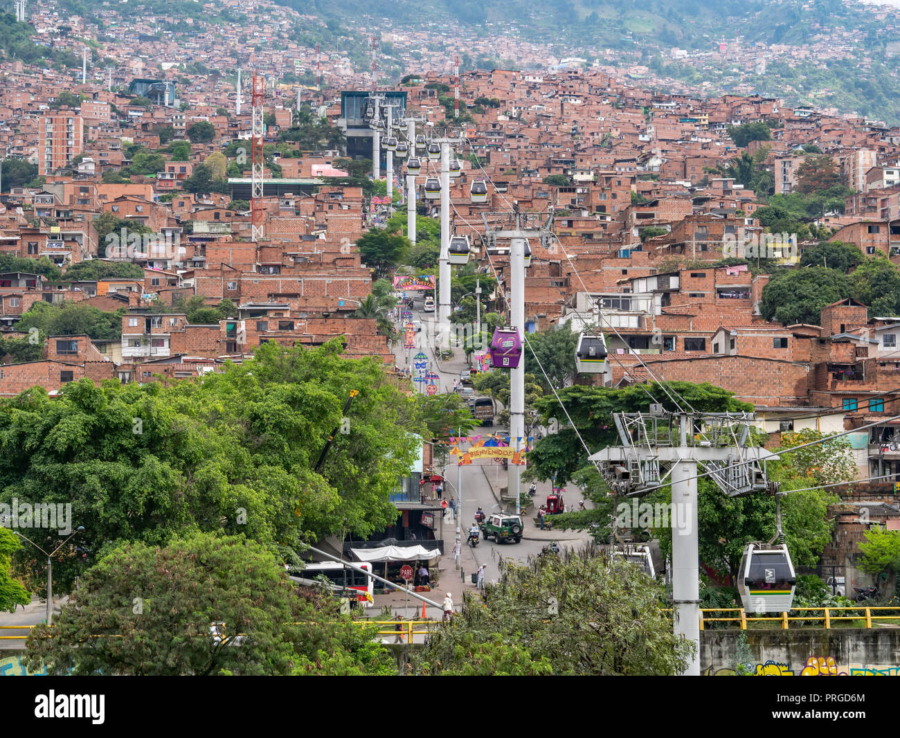 Seilbahn oder der Gondel in Medellin, Kolumbien,. Der öffentliche Verkehr in Medellin ist auch eine Fahrt mit einer Gondel, die Sie in die höheren Ebenen nimmt Stockfoto