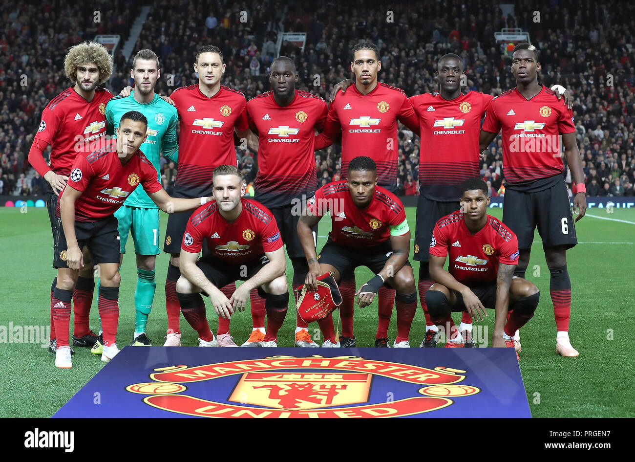 Manchester United posieren für ein Foto des Teams während der UEFA Champions  League, Gruppe H Spiel im Old Trafford, Manchester Stockfotografie - Alamy