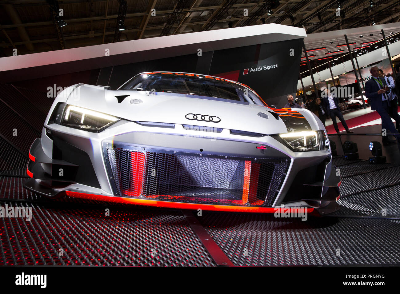 Paris, Frankreich. 2. Oktober, 2018. Mondial Paris Motor Show 2018 hat ihre Pforten der Presse am 2. Oktober eröffnet. Die Automobilhersteller haben drücken Sie Quark letzte neue Produkte vorzustellen. Credit: paul-marie Guyon/Alamy leben Nachrichten Stockfoto