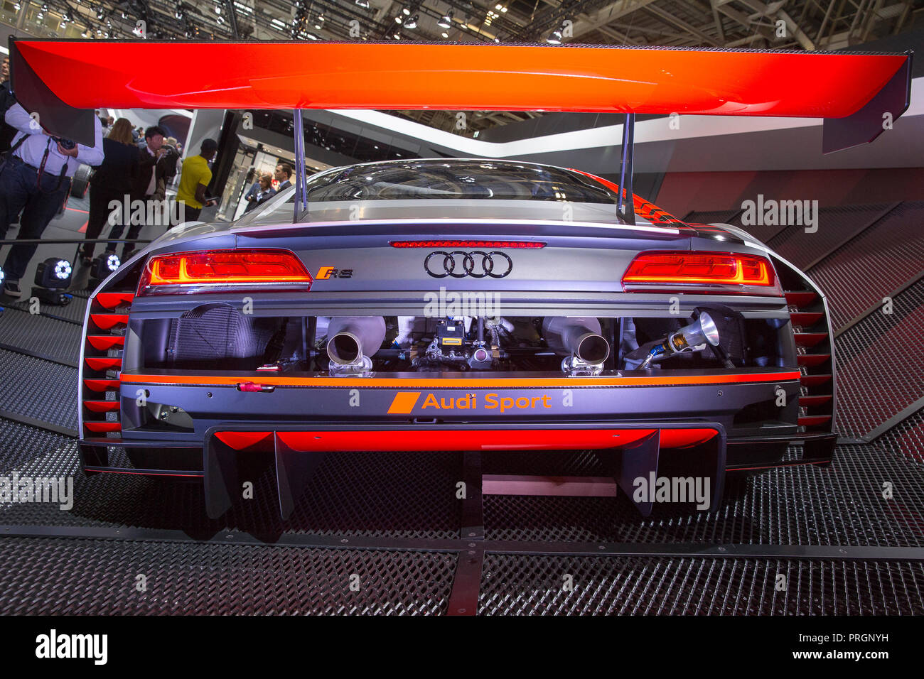 Paris, Frankreich. 2. Oktober, 2018. Mondial Paris Motor Show 2018 hat ihre Pforten der Presse am 2. Oktober eröffnet. Die Automobilhersteller haben drücken Sie Quark letzte neue Produkte vorzustellen. Credit: paul-marie Guyon/Alamy leben Nachrichten Stockfoto