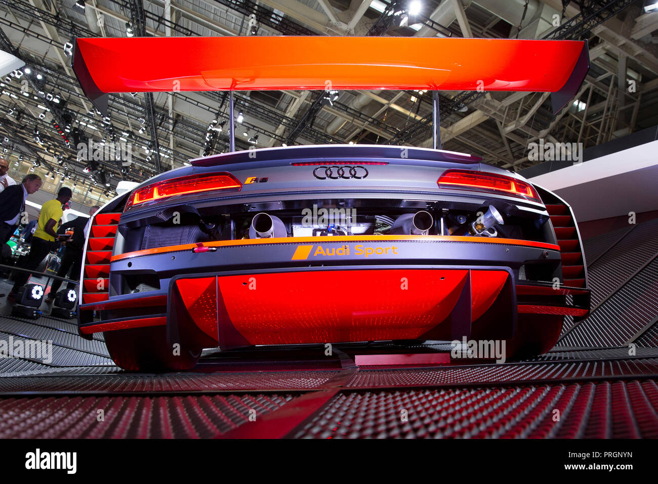 Paris, Frankreich. 2. Oktober, 2018. Mondial Paris Motor Show 2018 hat ihre Pforten der Presse am 2. Oktober eröffnet. Die Automobilhersteller haben drücken Sie Quark letzte neue Produkte vorzustellen. Credit: paul-marie Guyon/Alamy leben Nachrichten Stockfoto