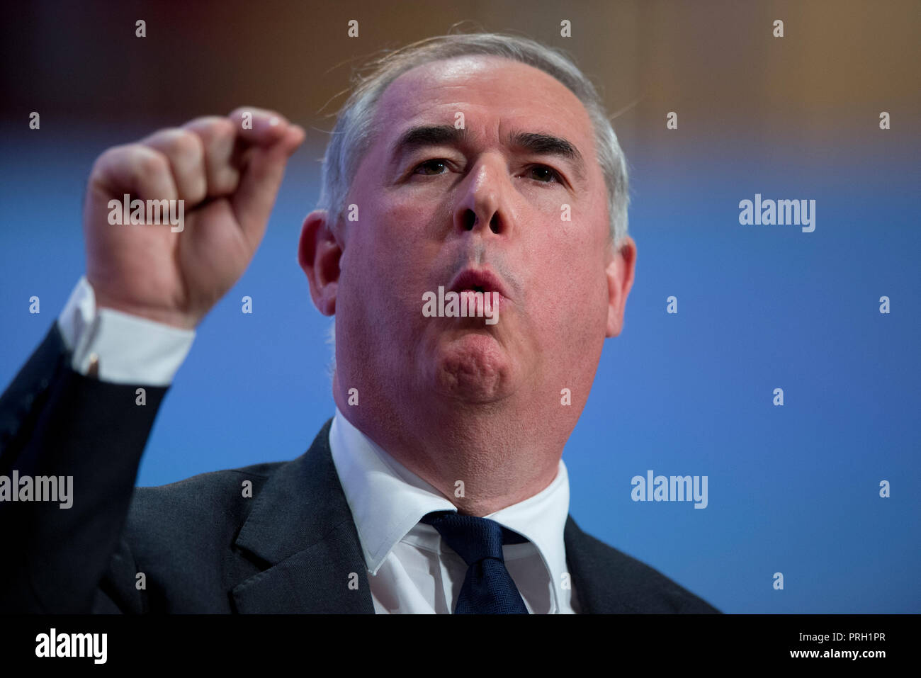 Birmingham, Großbritannien. 3. Oktober 2018. Geoffrey Cox MP, der Attorney General, spricht auf dem Parteitag der Konservativen Partei in Birmingham. © Russell Hart/Alamy Leben Nachrichten. Stockfoto