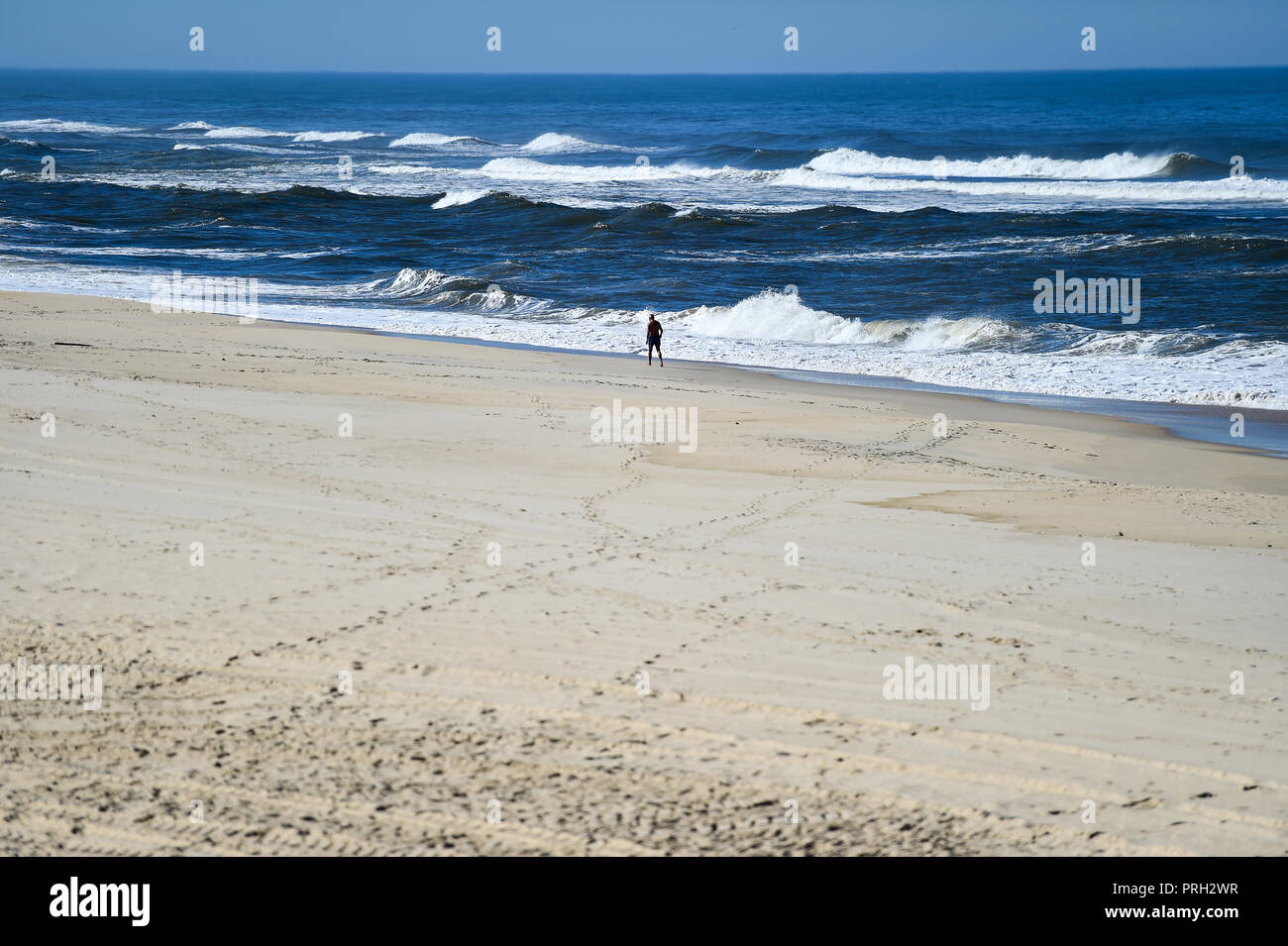 Sonnigen Tageslichtszene am Strand an der Küste des Atlantischen Ozeans Stockfoto