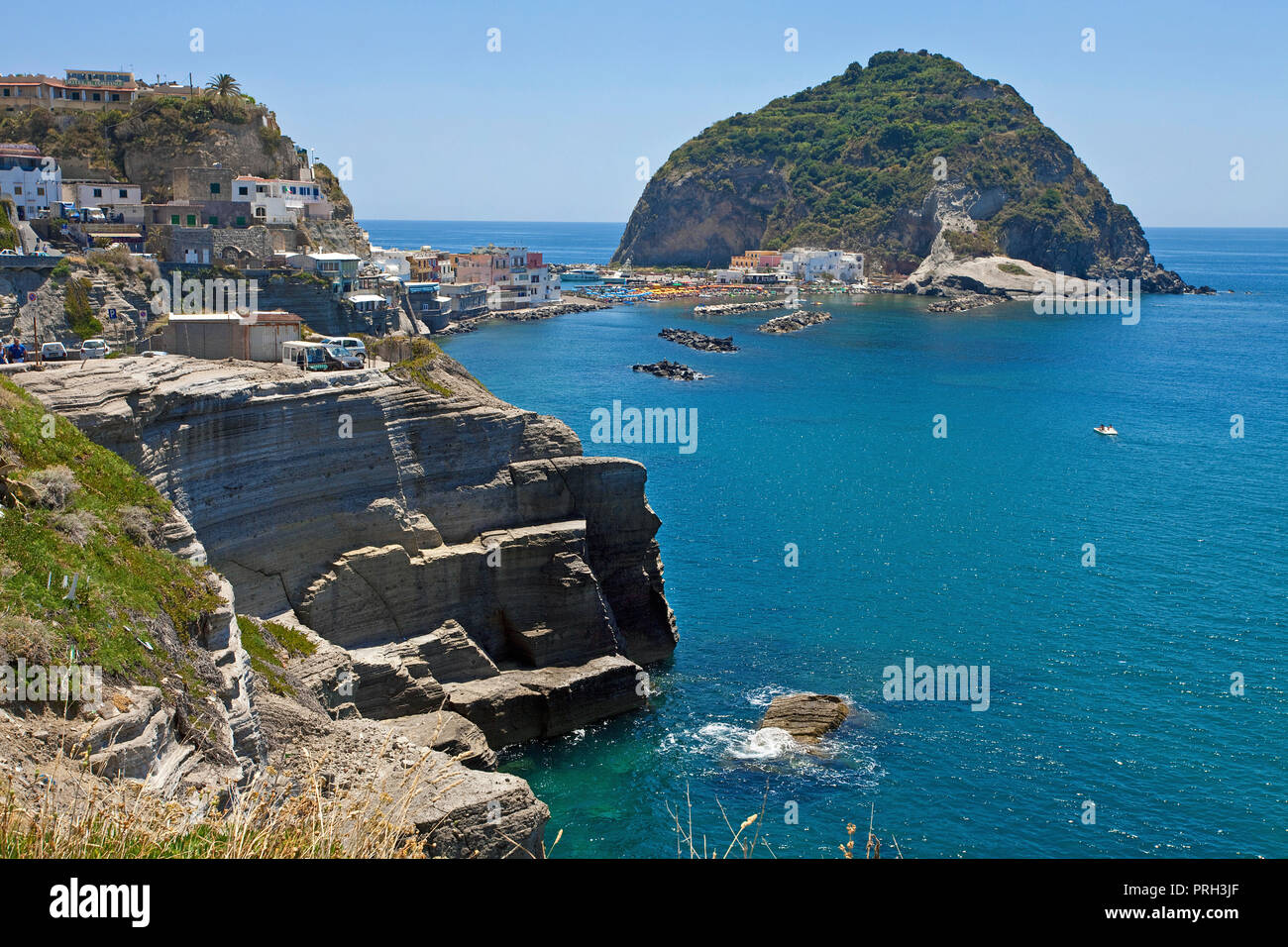 Malerische Küste von Sant'Angelo, Insel Ischia, Golf von Neapel, Italien  Stockfotografie - Alamy