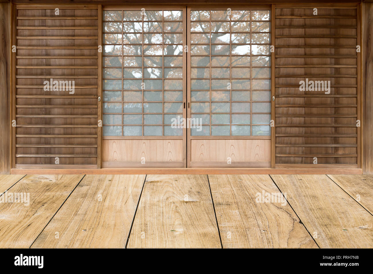 Im japanischen Stil Schiebetür im traditionellen Haus. Stockfoto