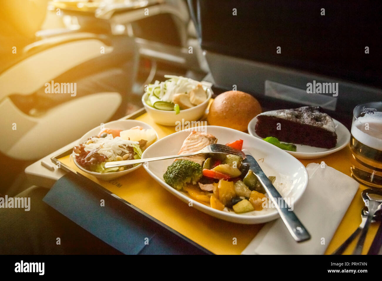Das Essen im Flugzeug, die Reise in der Business Class Stockfoto