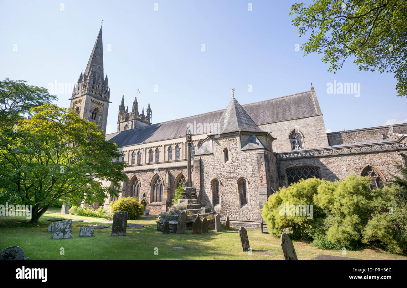 Llandaff Cathedral und West side Kirchhof, Llandaff, South Wales Stockfoto