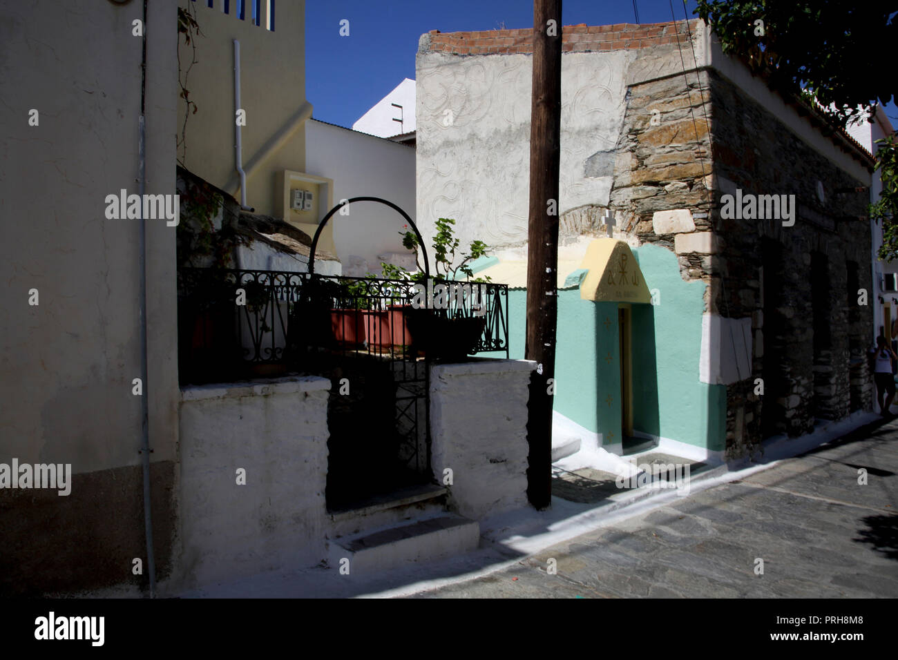 Kea Insel Griechenland Ioulidha Szene mit kleinen Kapelle Stockfoto
