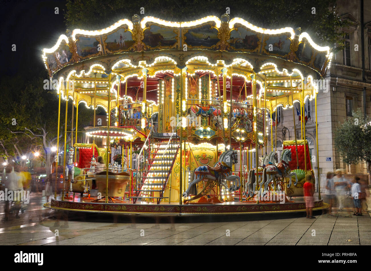 Merry go round Fotos und Bildmaterial in hoher Auflösung Alamy