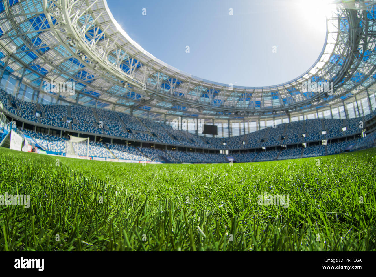 Stadion, auf frische grüne Gras zu schließen. Stockfoto