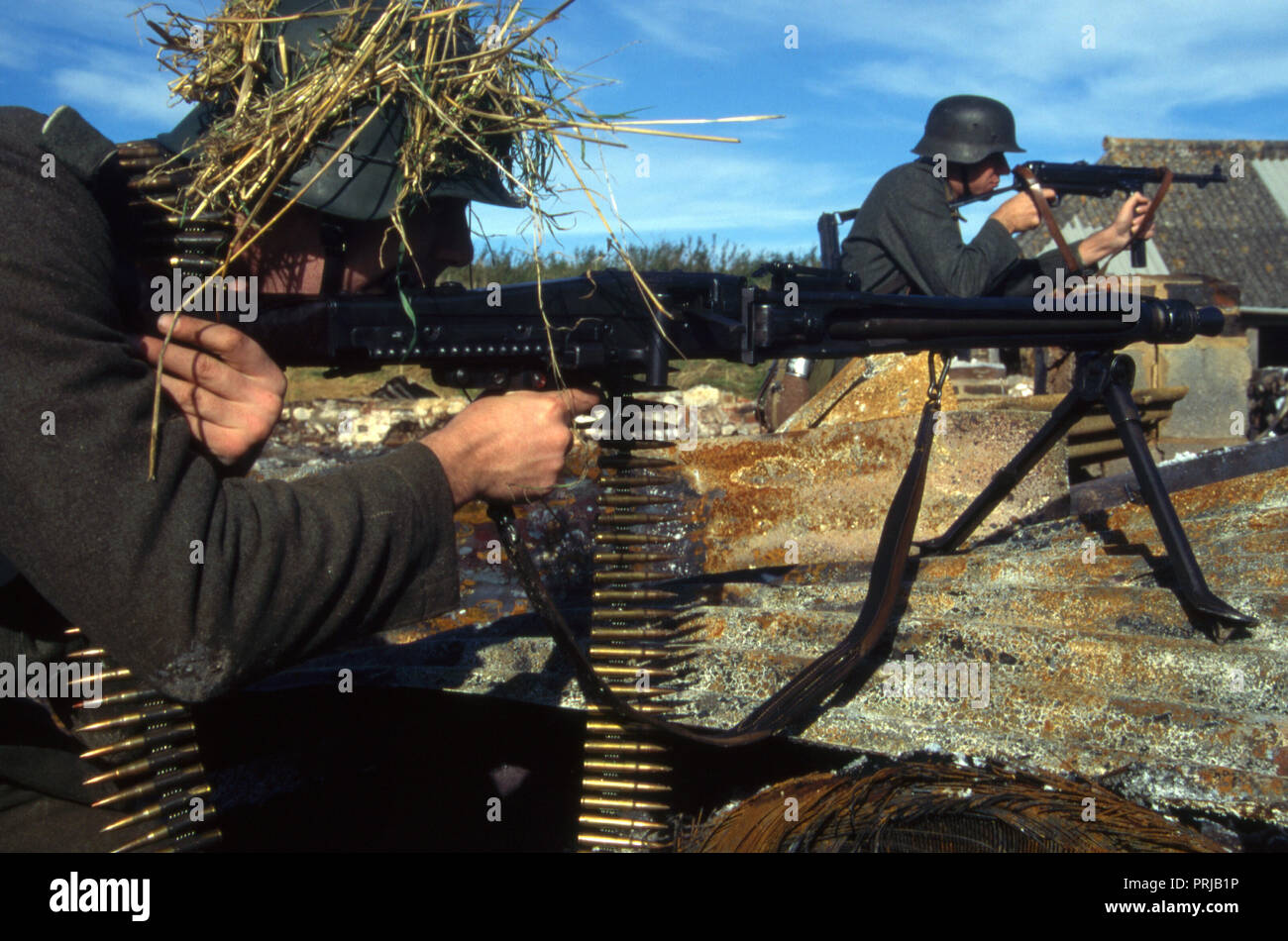 WW 2 Deutsche Reenactors MG42 Crew (REENACTORS) Stockfoto