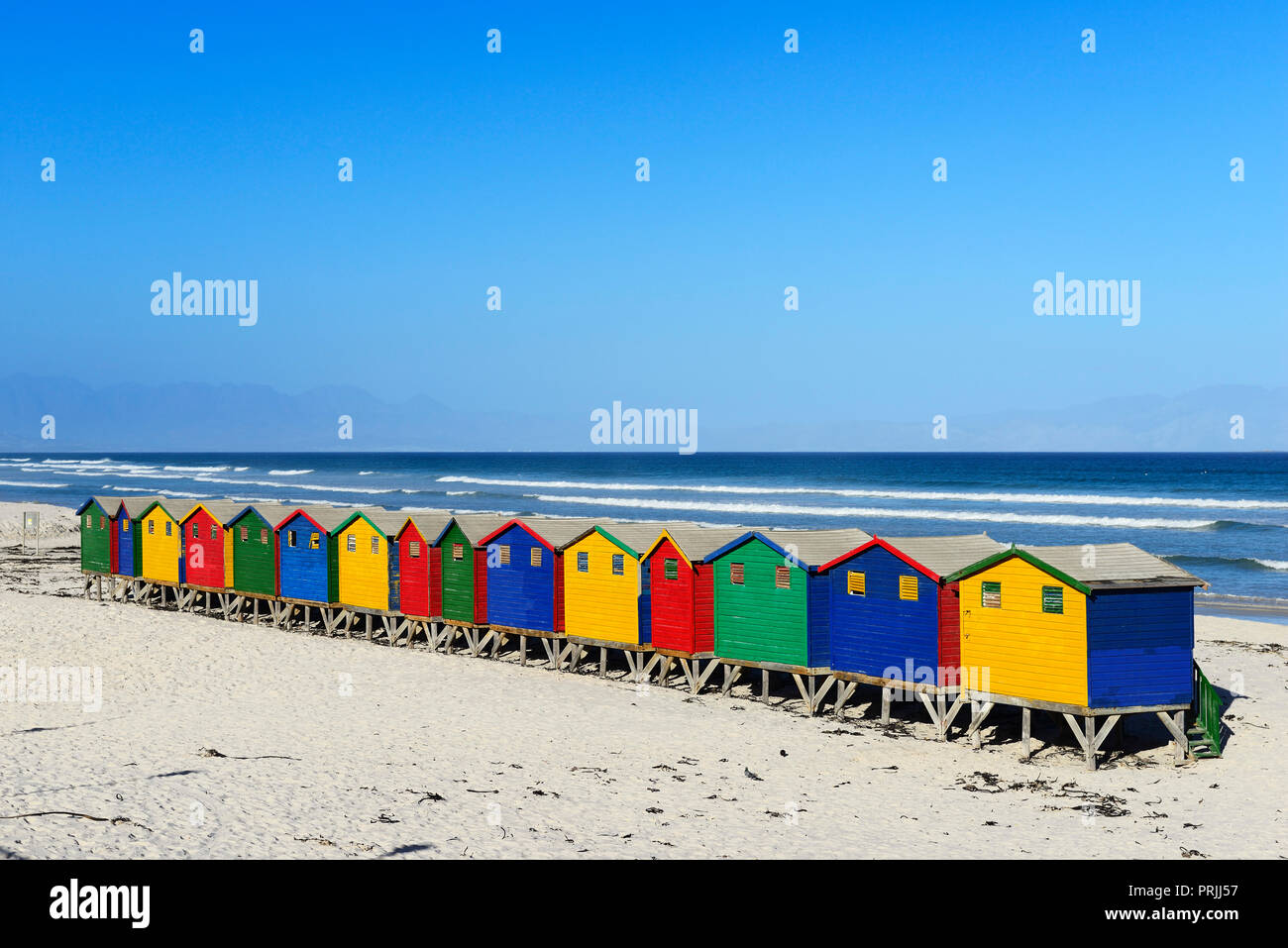Bunte Beach House in der Nähe von Muizenberg, Cape Town, Western Cape, Südafrika Stockfoto