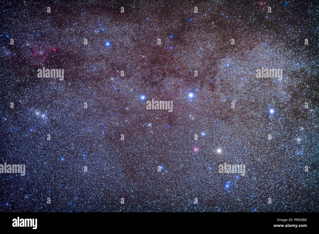 Das Sternbild Cassiopeia der Königin, mit dem 85-mm-Objektiv und darunter viele Sternhaufen: M52 im rechten, der Doppelte Cluster an der Linken, und M gerahmt Stockfoto