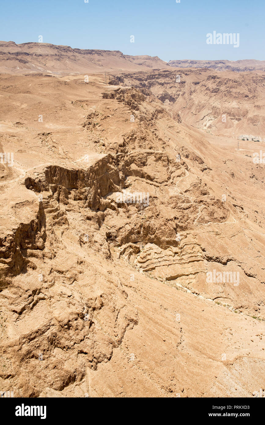 Masada Blick von den Höhen auf Wüste Stockfoto