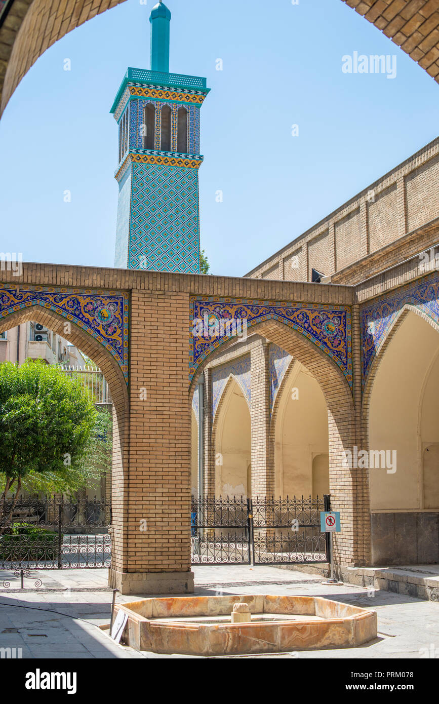 Wundervolle persische Motive in der Kunst und in den Fliesen Golestan Dynastie Komplex in Teheran Stockfoto