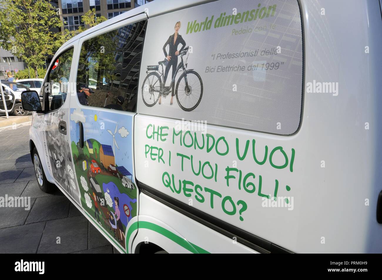 Mailand (Italien), die erste internationale Konferenz von Elektrofahrzeugen 'E Mob 2018 geladen wird!" Stockfoto