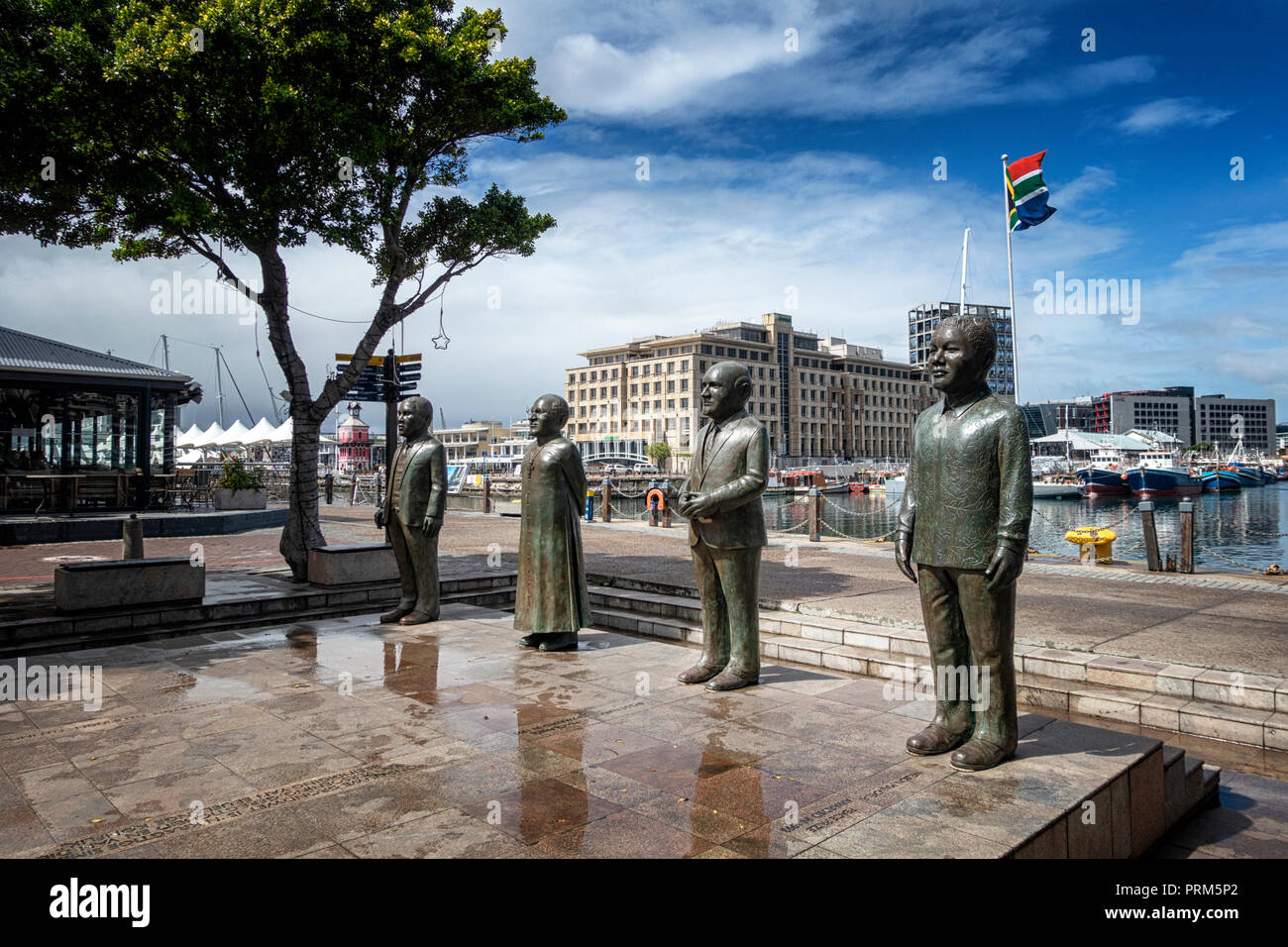 Skulpturen von Friedensnobelpreisträger Albert Lutuli, Desmond Tutu, W. De Klerk und Nelson Mandela, Kapstadt, Südafrika Stockfoto