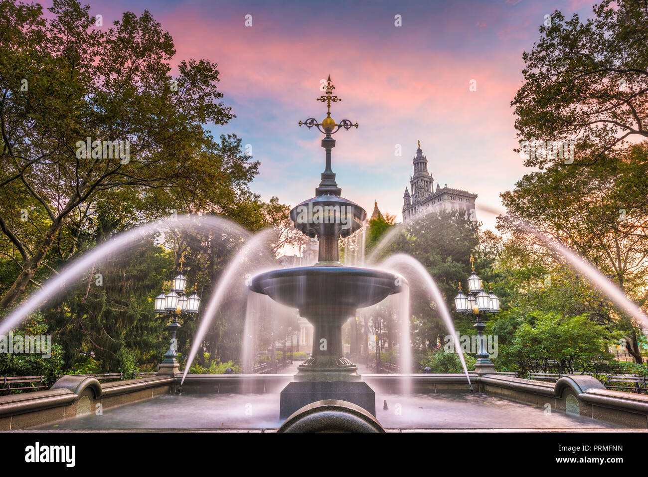 New York, New York, USA am City Hall Park Brunnen. Stockfoto