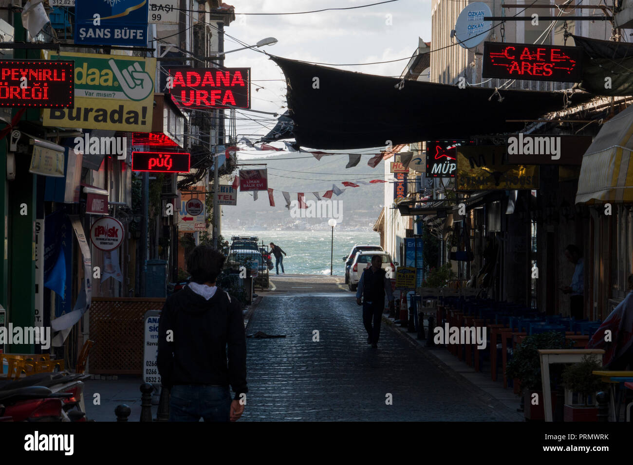 Einkaufsstraße in Ayvalik, Türkei Stockfoto