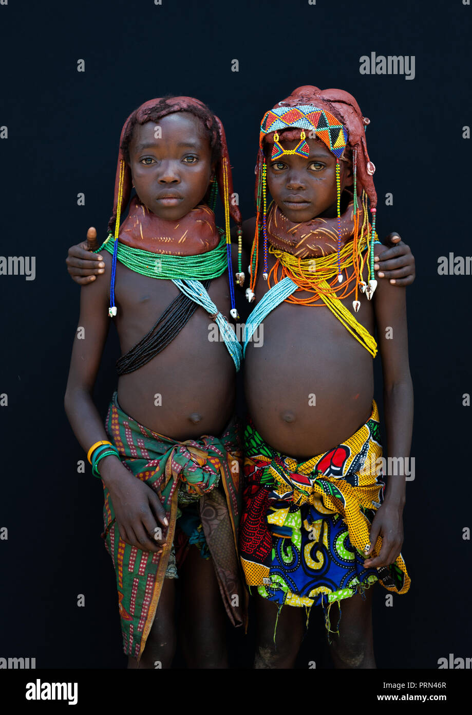 Mumuhuila Stamm Kinder Portrait, Huila Provinz, Chibia, Angola Stockfoto