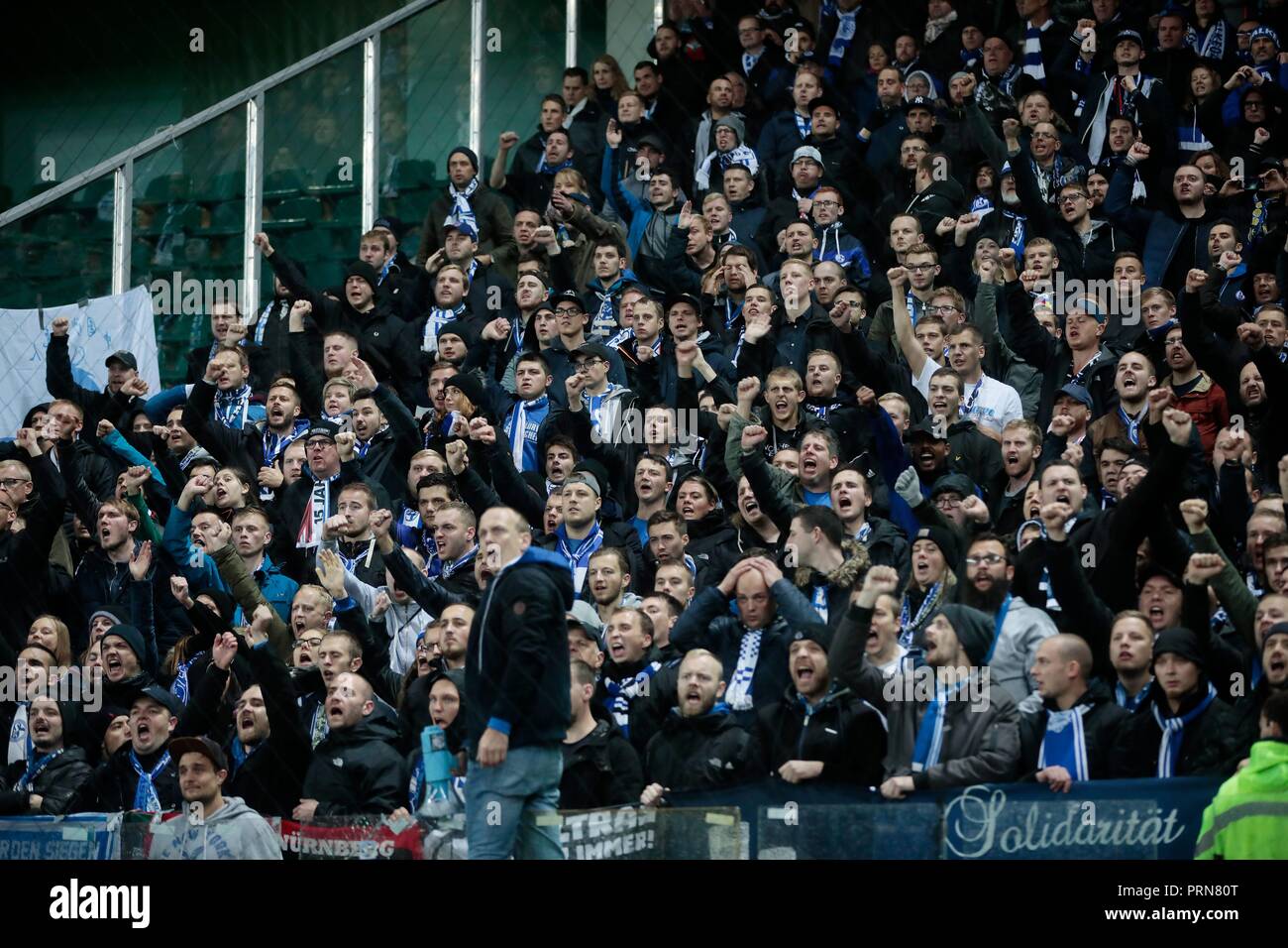 Firo: 03.10.2018, Fußball, 1.Bundesliga, Saison 2018/2019, UEFA, Champions League, CL, Lokomotive Moskau - FC Schalke 04 Fans Schalke | Verwendung weltweit Stockfoto