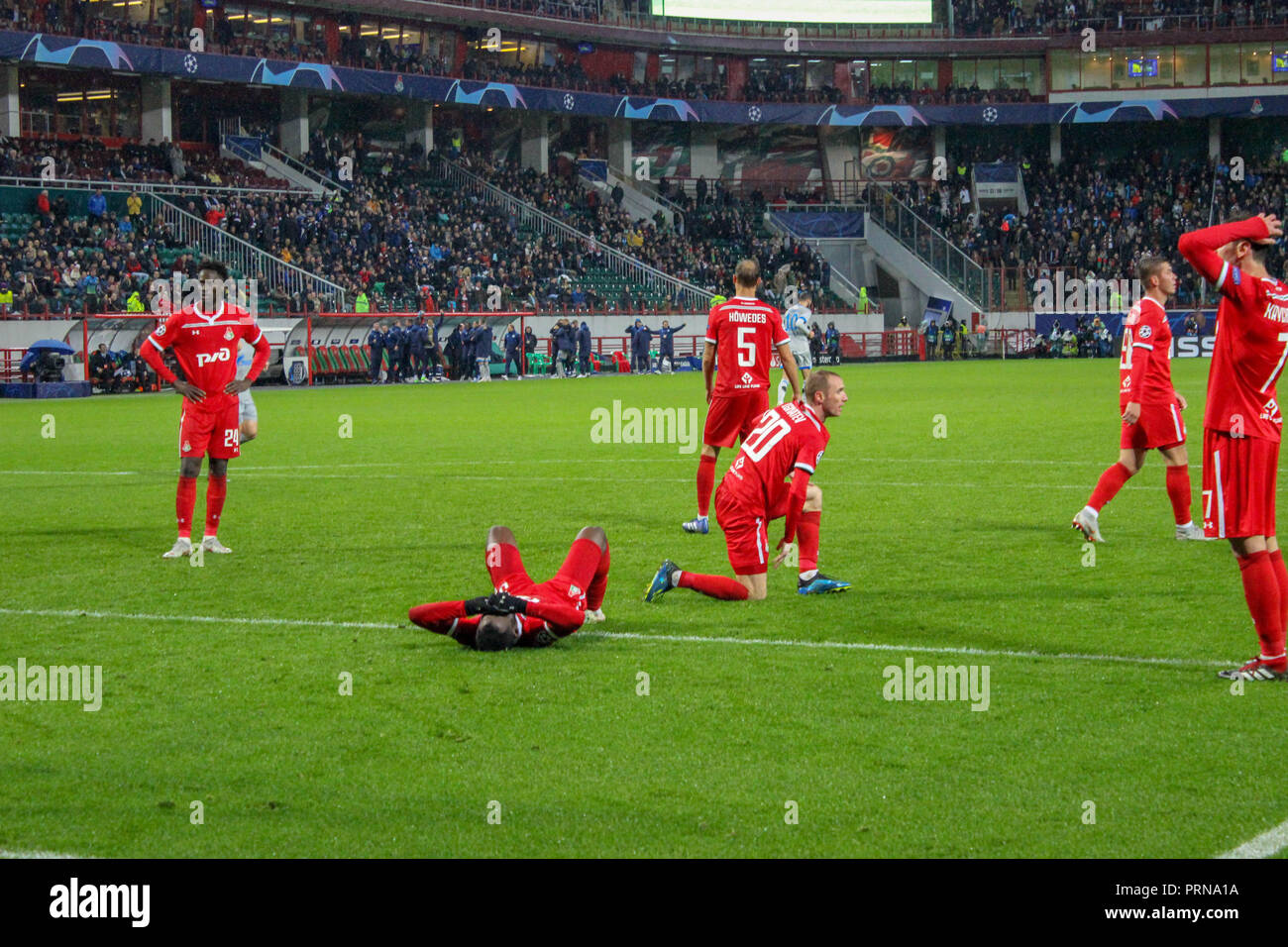 Moskau, Russland. 3. Oktober, 2018. UEFA Champions League: Lokomotive Moskau v Schalke 04. Schalke die Leitung der Credit: Alex Cavendish/Alamy leben Nachrichten Stockfoto