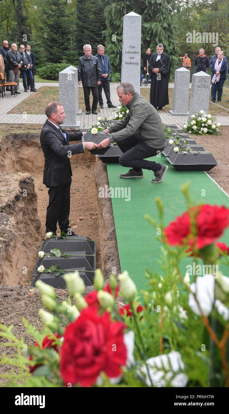 04 Oktober 2018, Brandenburg, Wuhden Die sterblichen Überreste der