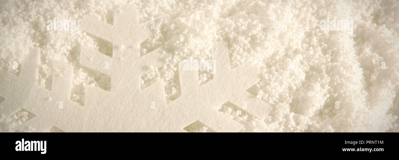 Big Weihnachten Schneeflocken im Schnee liegend Stockfoto