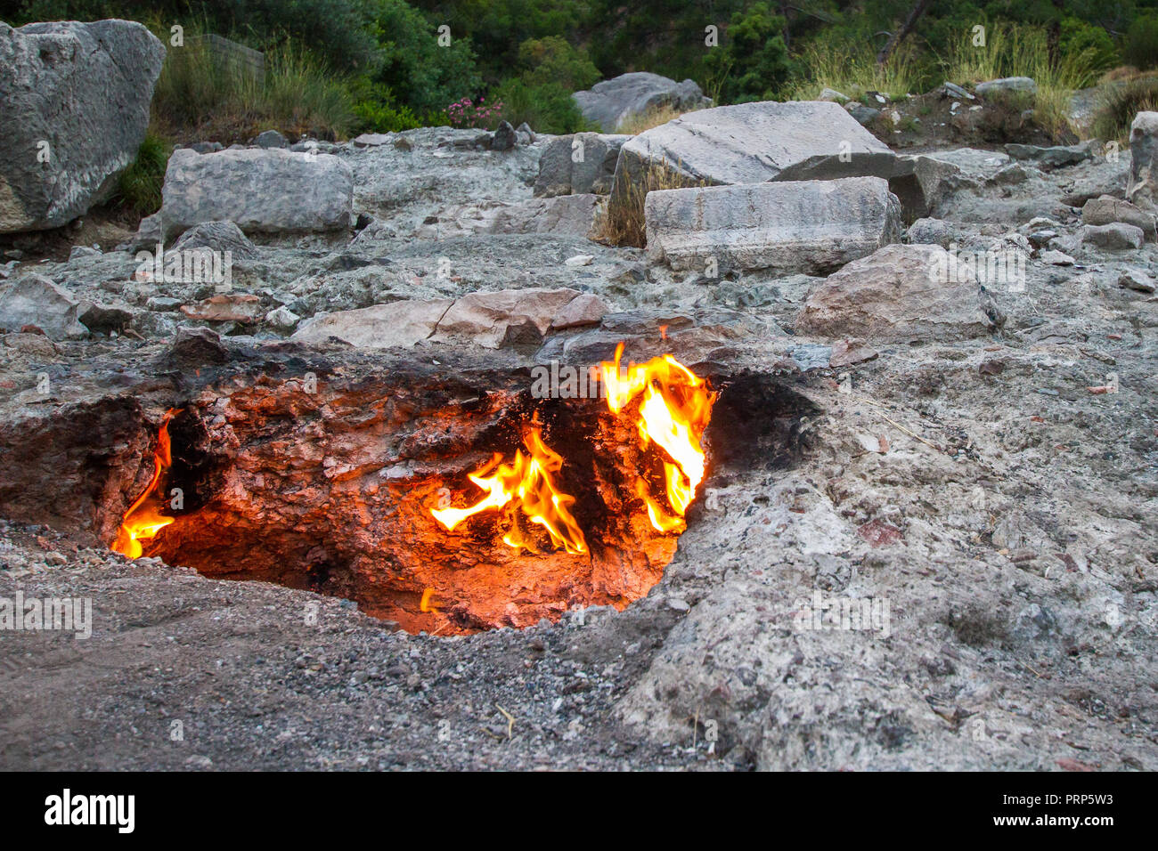 Turkei Mount Chimera Das Feuer Vom Boden Stockfotografie Alamy