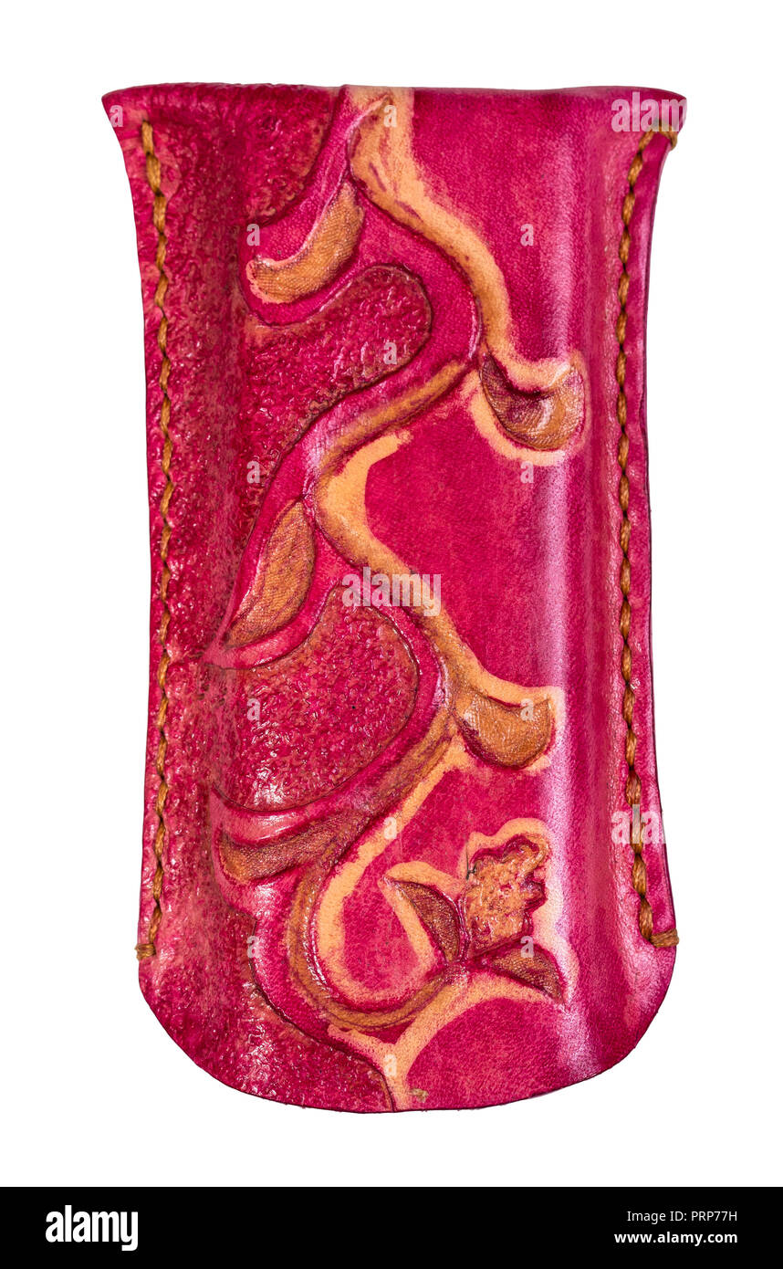 Handgefertigte rosa gefärbte geprägtem Leder Gläser Fall abgeschnitten auf weißem Hintergrund Stockfoto