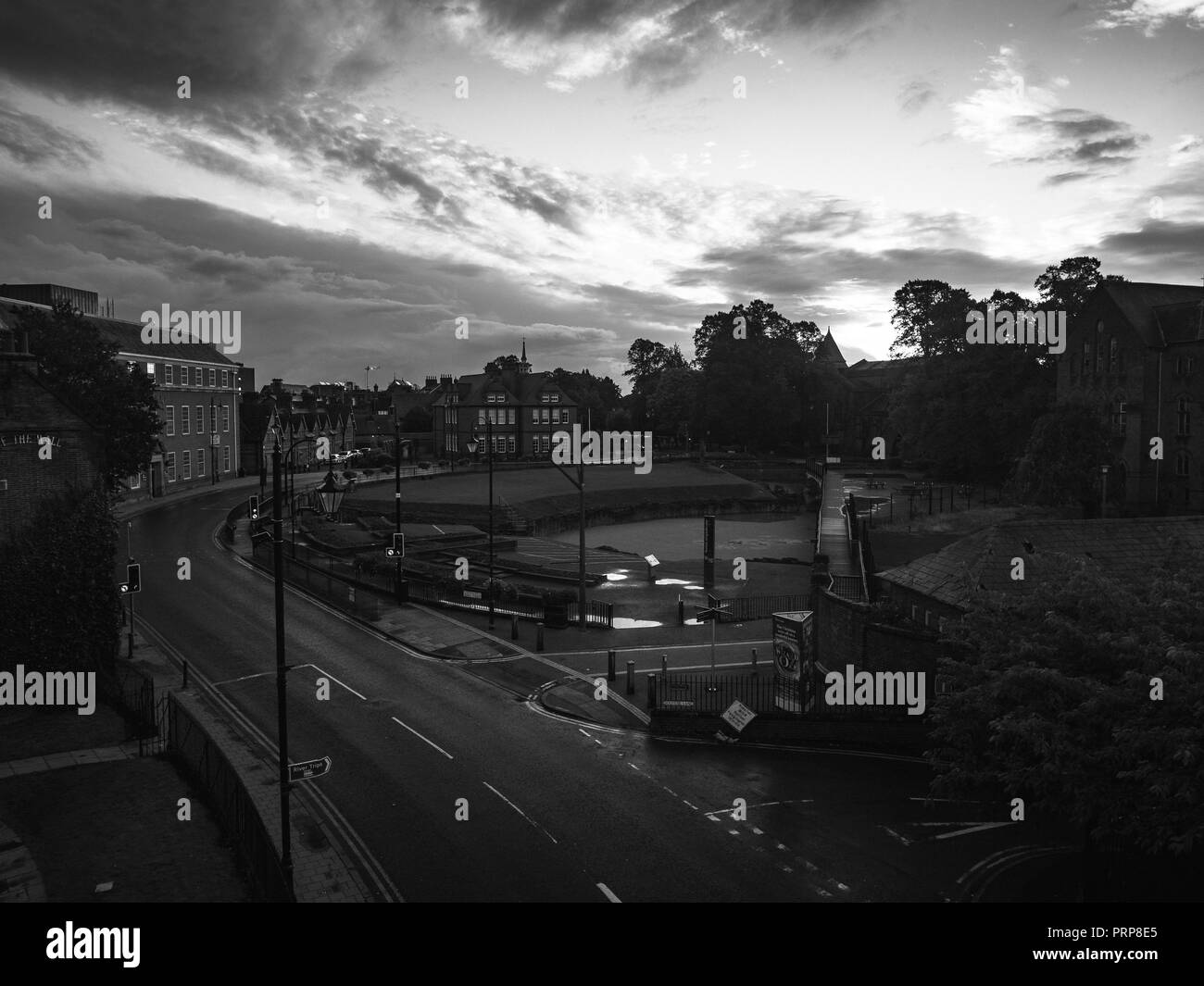 Hohes Ansehen der Stadt in Großbritannien Schwarz und Weiß Stockfoto