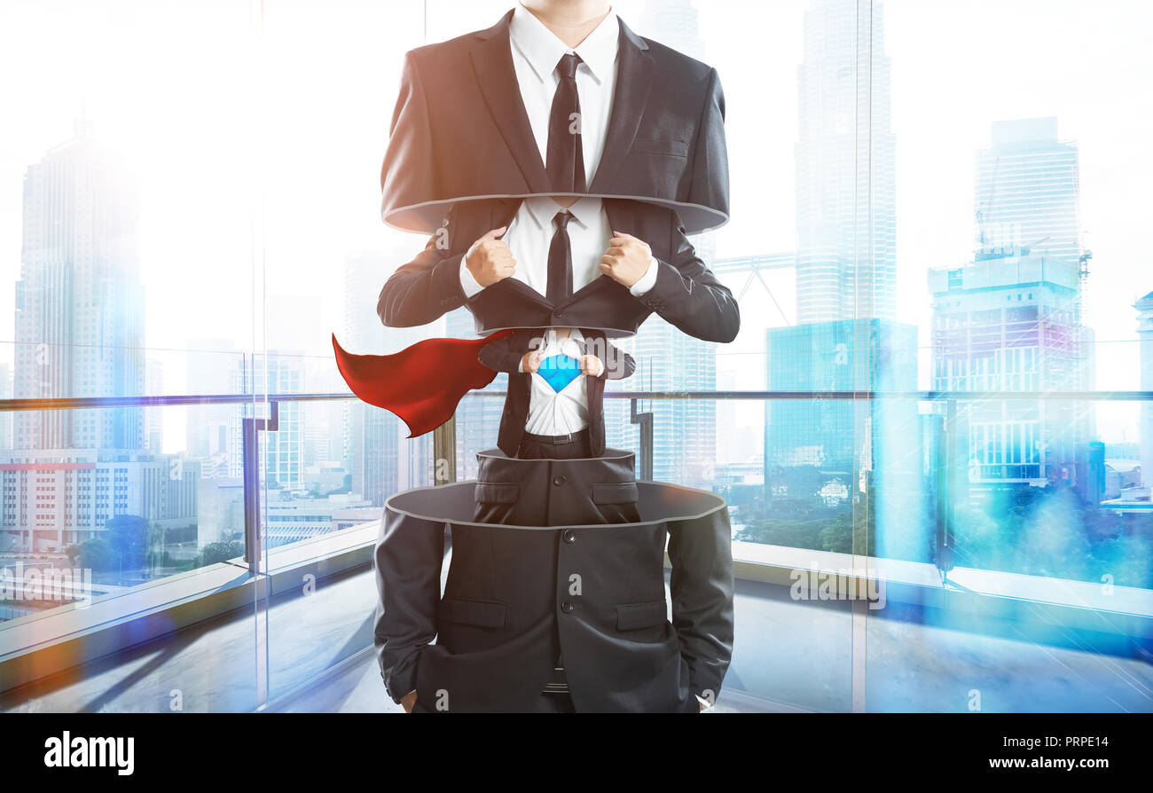 Geschäftsmann in Anzug super hero von Schicht zu Schicht, harte Arbeit und erfolgreicher Geschäftsmann Konzept. Stockfoto