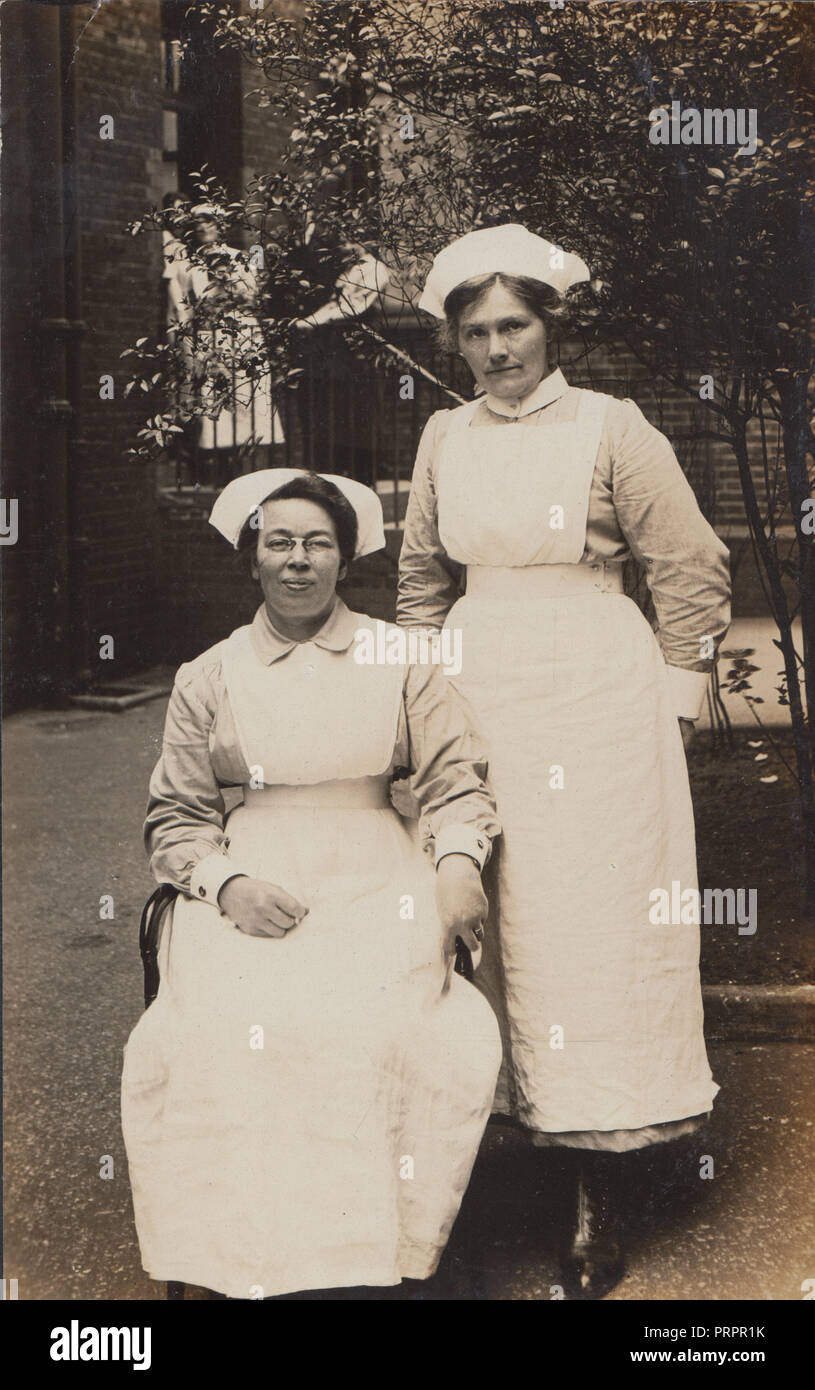 * Vintage Foto von zwei weiblichen Edwardian Hausangestellte Stockfoto
