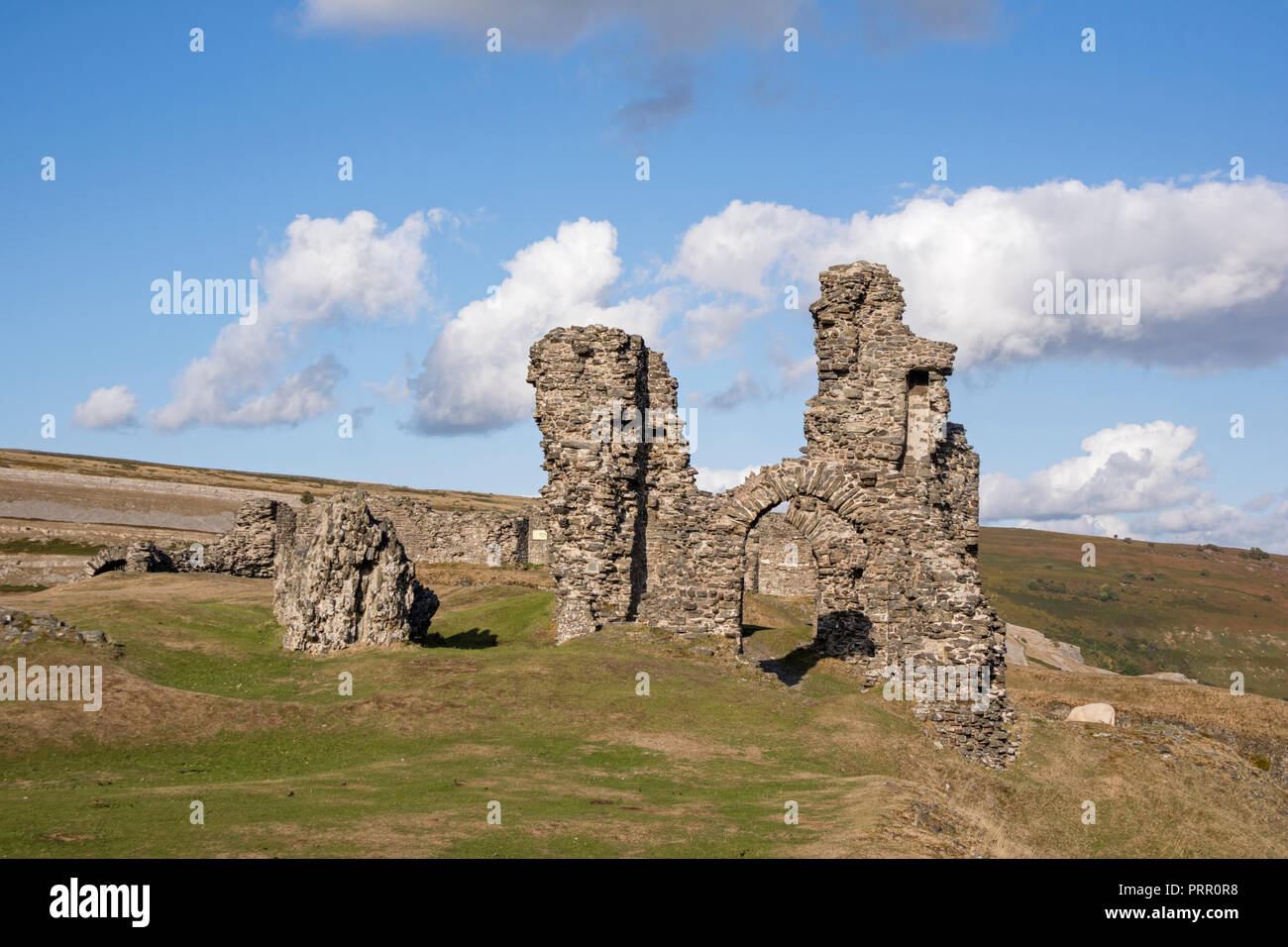 Castell Dinas Brân Crow, "Schloss" eine mittelalterliche Burg in einem prominenten Ort auf einem Hügel über der Stadt Llangollen in Denbighshire, Wales, Großbritannien Stockfoto