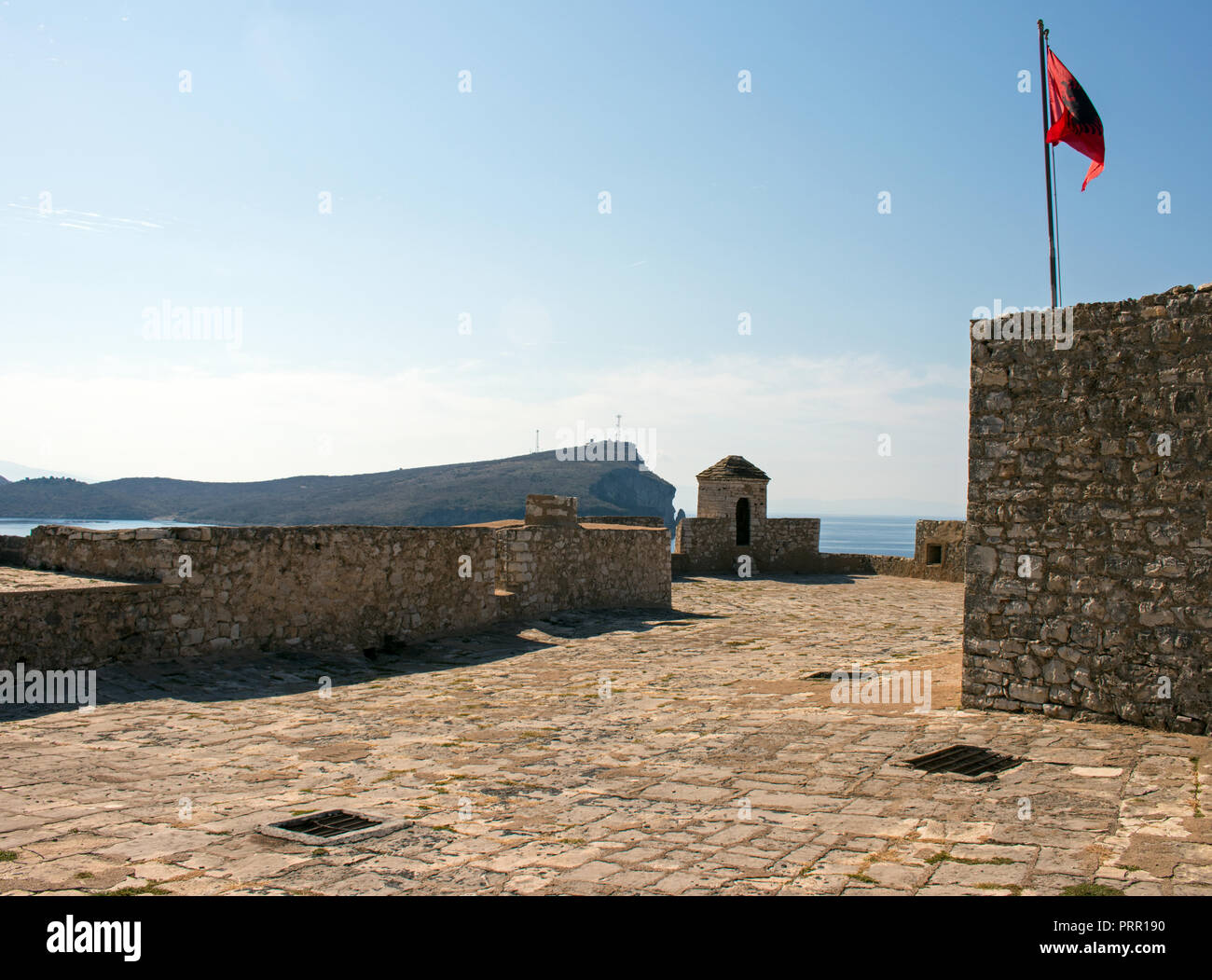 Ali Pasha Schloss, Albanien, mit Blick über die Bucht von Porto Palermo Stockfoto