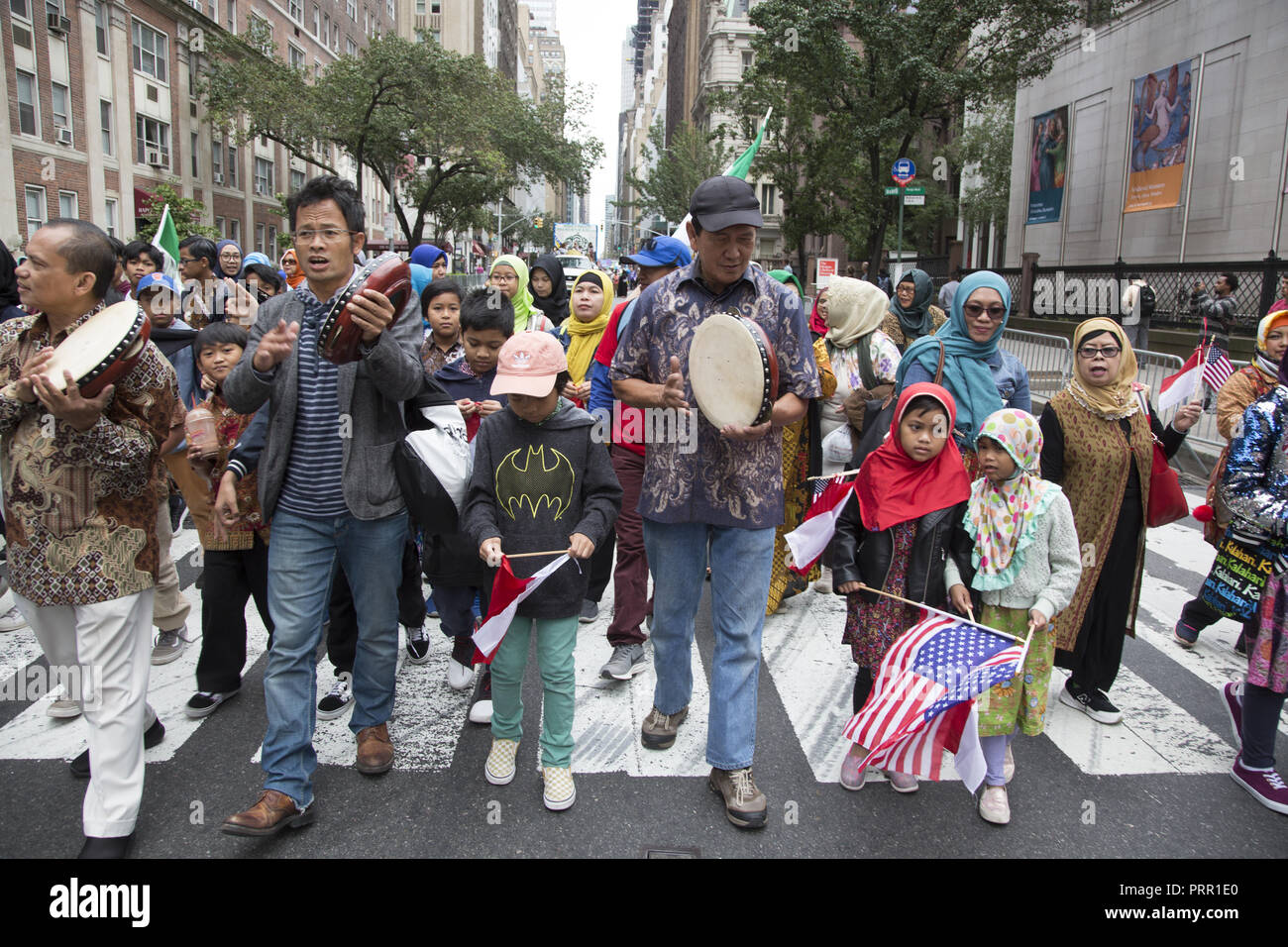 Indonesische amerikanischen Muslimischen Gemeinschaft Märschen in die amerikanischen Moslems Day Parade auf der Madison Avcenue in New York City. Stockfoto