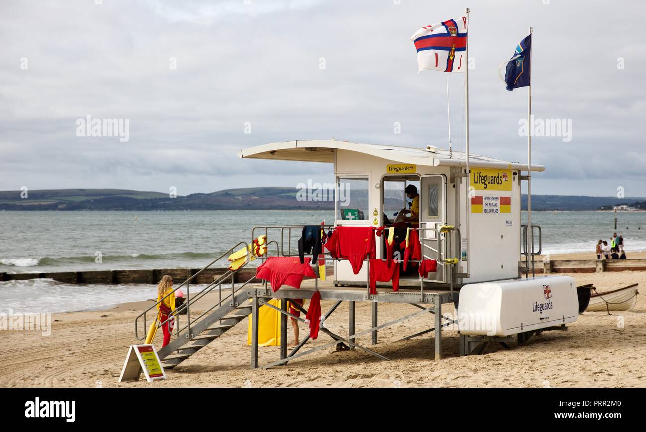 RNLI lifeguard Station am Strand von Bournemouth Stockfoto