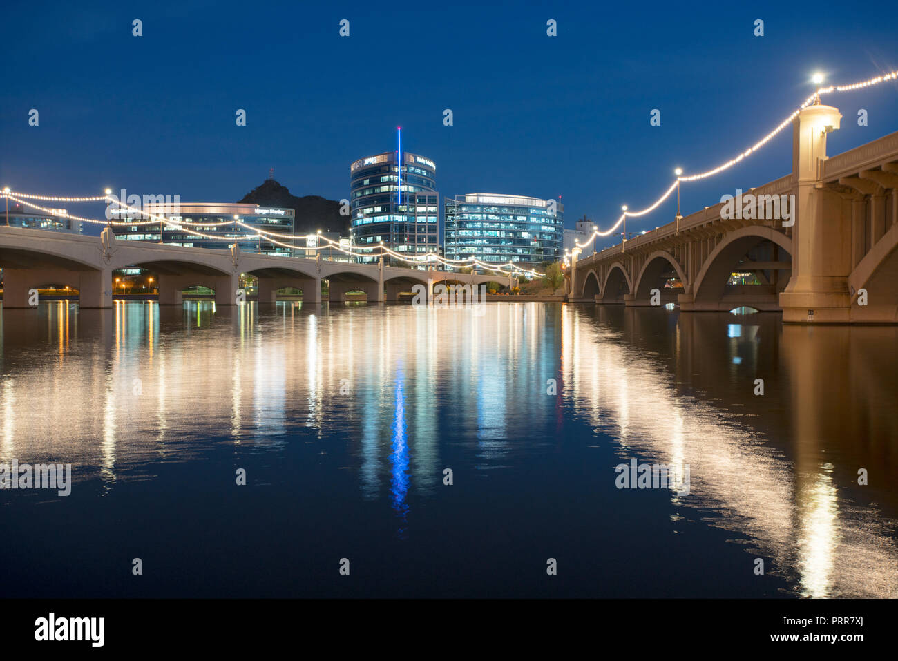 Mill Street Brücke über Tempe Town Lake in Tempe, Arizona Stockfoto