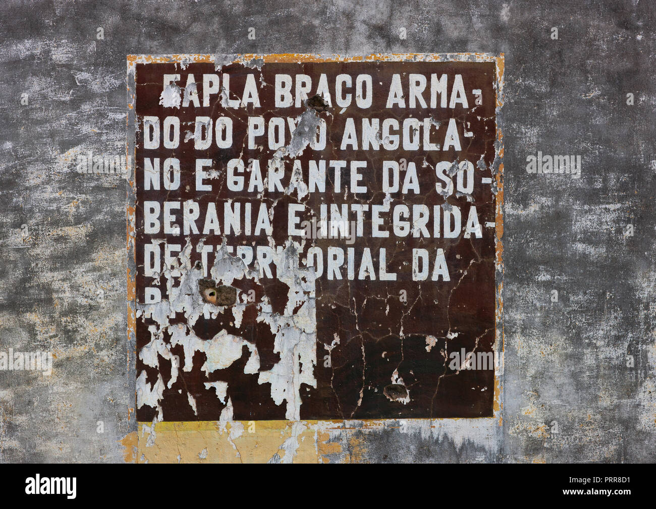 Politische Wandbild Nachricht von Präsident Dos Santos, Huila Provinz, Lubango, Angola Stockfoto