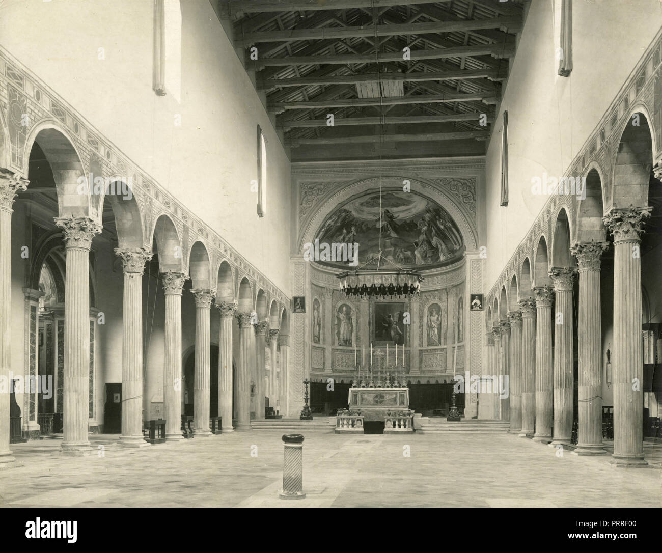 Im Inneren der Kirche Santa Sabina, Rom, Italien 1910 s Stockfoto