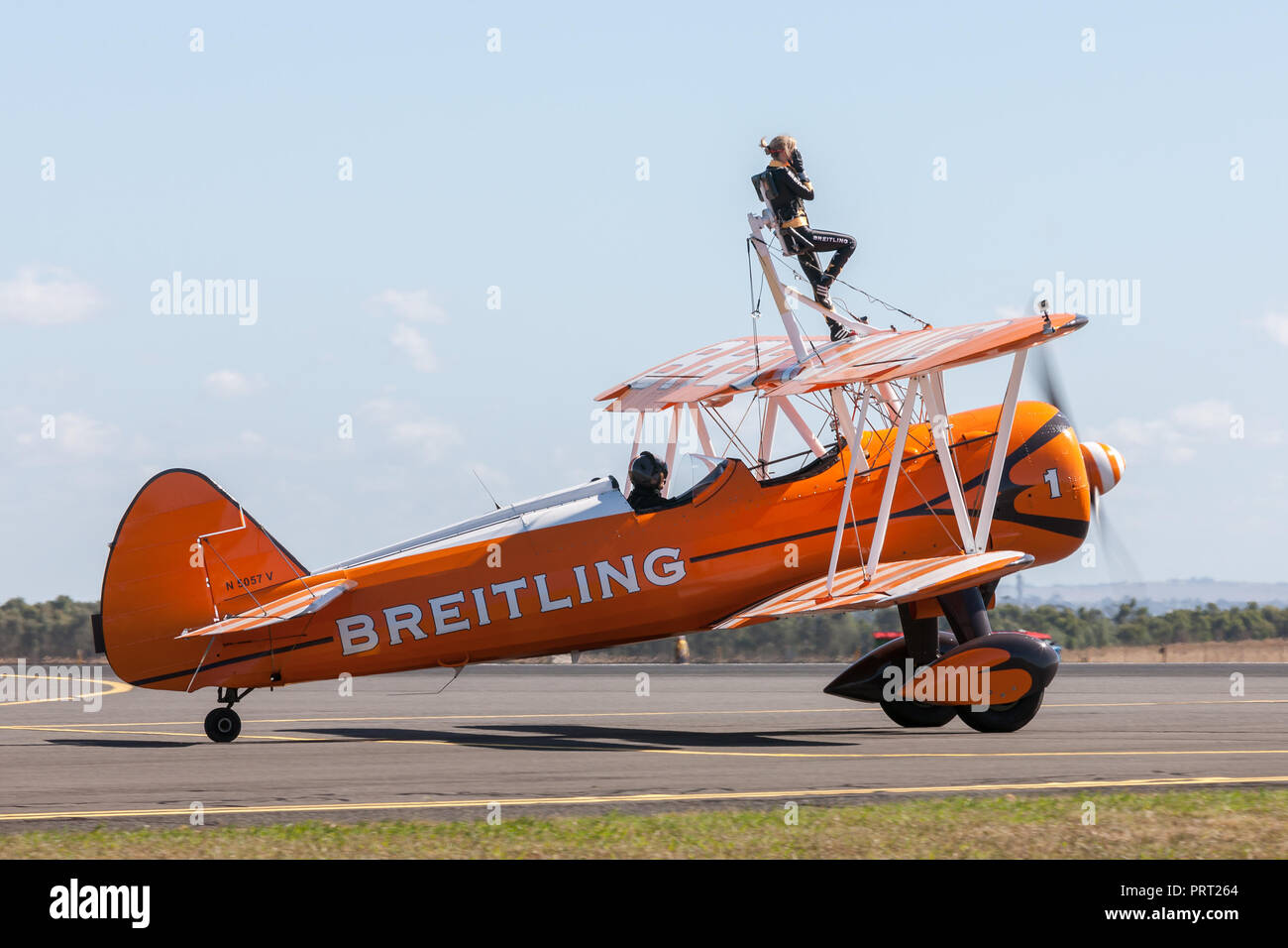 Vintage Boeing Stearman Doppeldecker der Breitling Flügel Wanderer. Stockfoto