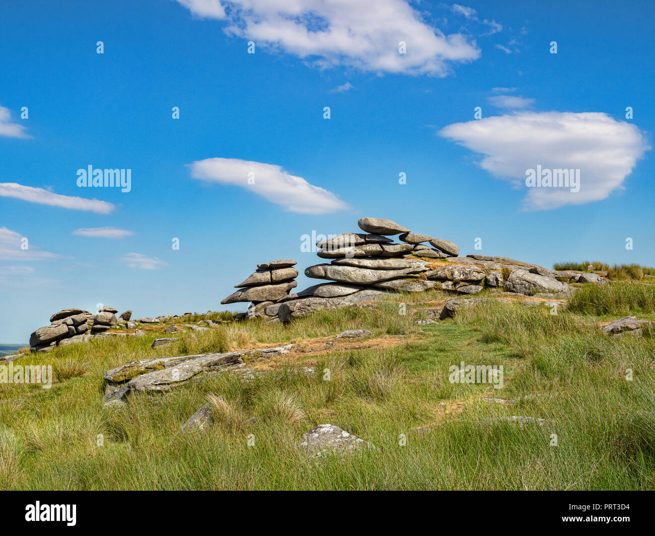 Massiven Granit Aufgabenbereiche auf Stowe Hill, Bodmin Moor, Cornwall, Großbritannien auf einem hellen, sonnigen Tag. Stockfoto