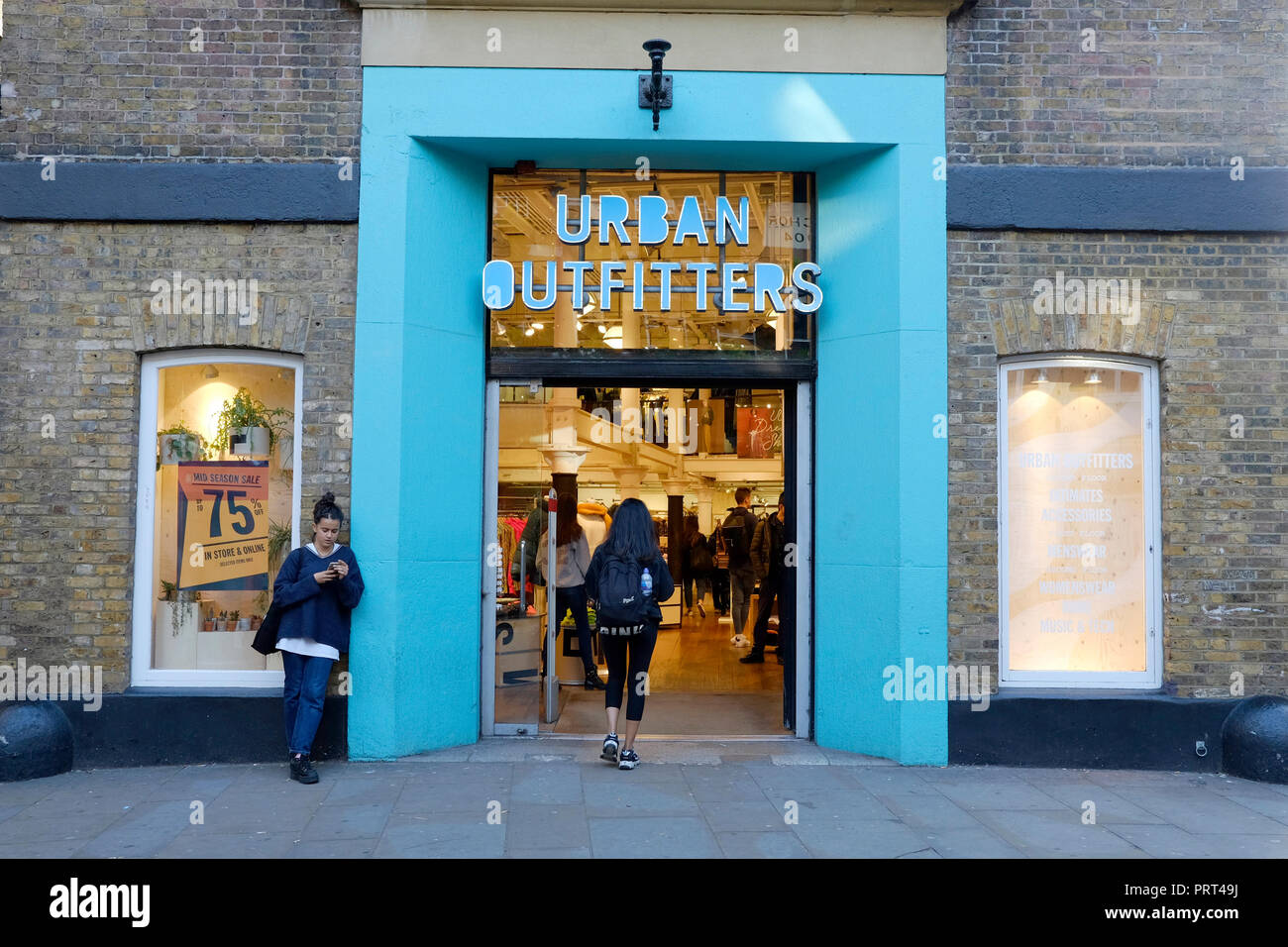 Eine allgemeine Ansicht von Urban Outfitters Store in Covent Garden, London, UK Stockfoto