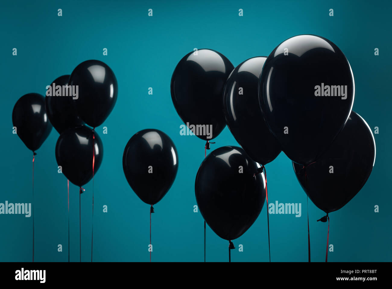 Schwarze ballons -Fotos und -Bildmaterial in hoher Auflösung – Alamy