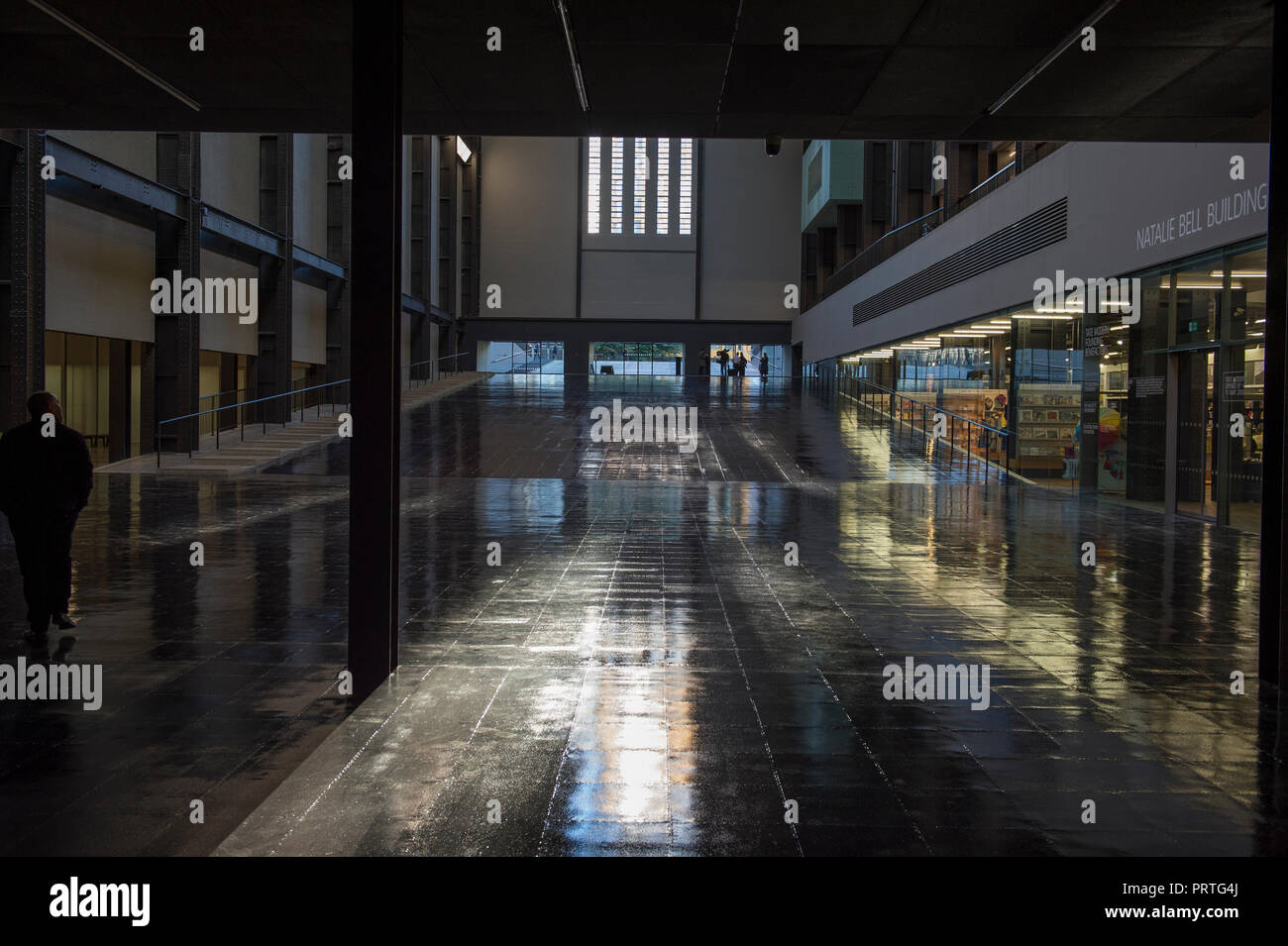 Tate Modern, Turbine Hall, London, Großbritannien. 1. Oktober, 2018. Die kubanische Künstlerin Tania Bruguera umfangreicher Kommission für Turbinenhalle der Tate Modern. Stockfoto