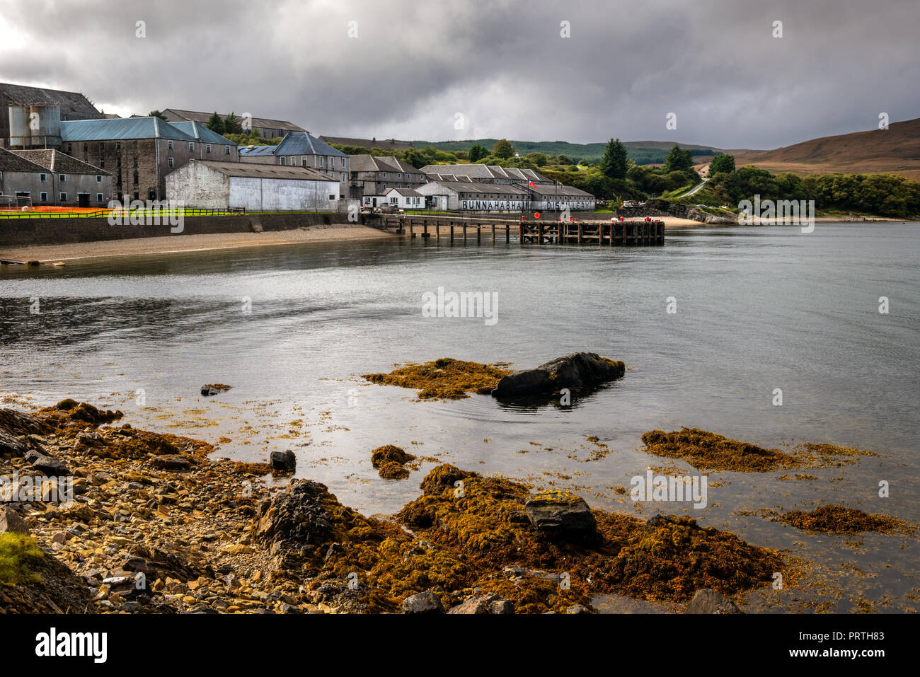 Die bunnahabhain Destillerie in der Nähe von Port Askaig auf der Hebriden Insel Islay Stockfoto