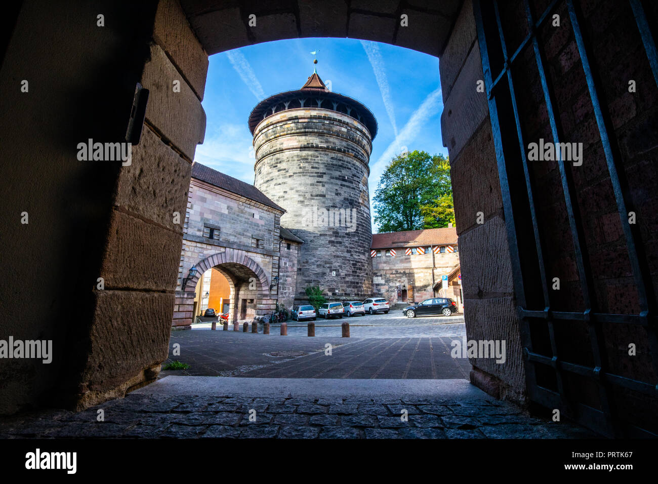 Neutorturm, Gate Tower auf der alten Stadtmauer, Altstadt, Nürnberg, Deutschland Stockfoto