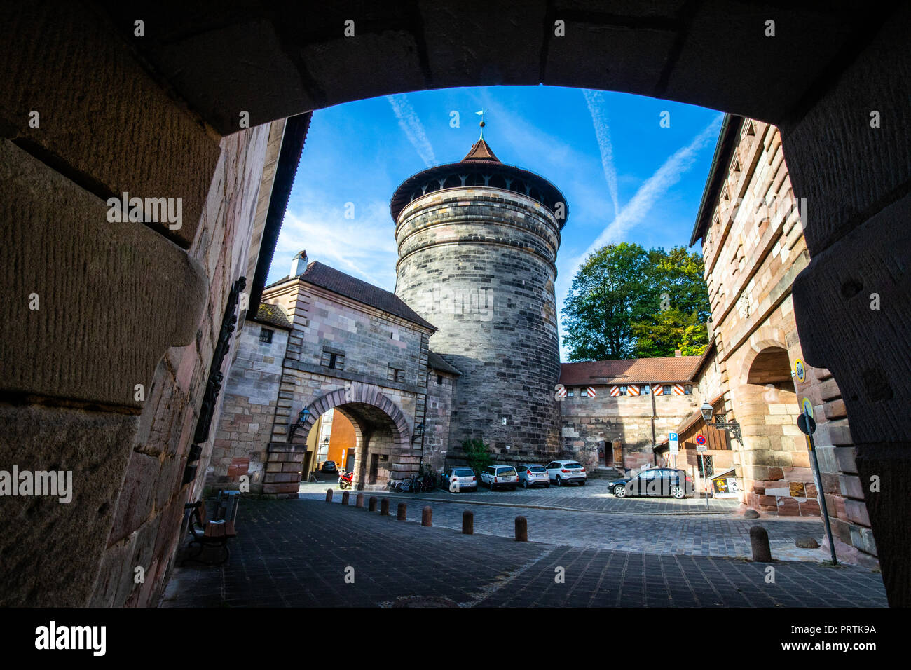 Neutorturm, Gate Tower auf der alten Stadtmauer, Altstadt, Nürnberg, Deutschland Stockfoto