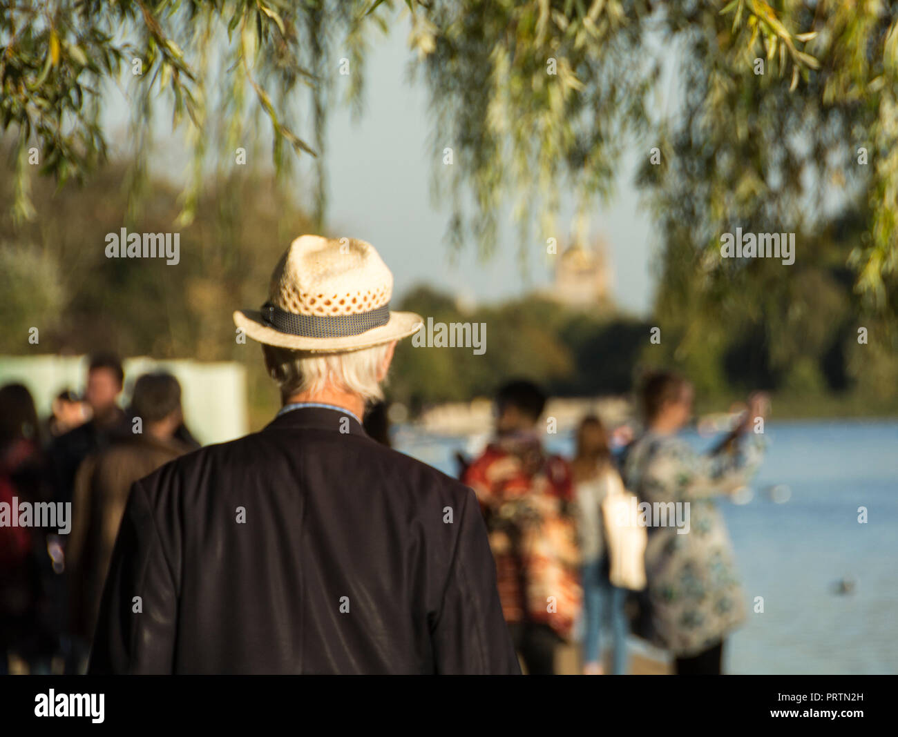 Dapper gentleman Fotos und Bildmaterial in hoher Auflösung Alamy
