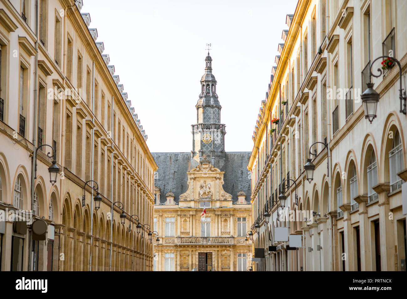 Blick auf das Rathaus von Reims, Stadt in der Region Champagne-Ardenne in Frankreich Stockfoto